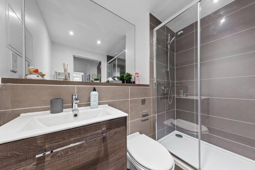 Sleep 7 20 Mins From London Waterloo Bp65 Apartment Exterior photo