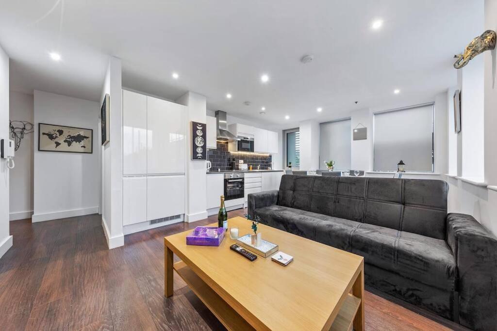 Sleep 7 20 Mins From London Waterloo Bp65 Apartment Exterior photo